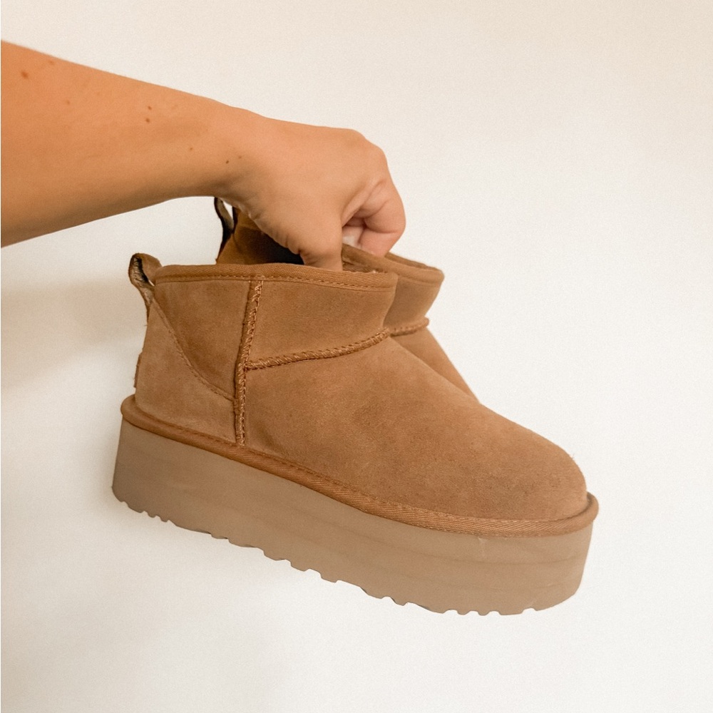 UGG Classic Ultra Mini Platform Boots Chestnut Suede Womens Size 7